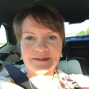 Meet your Posher, Hallie